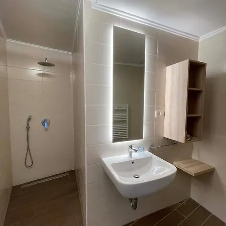 Apartment Casa Maly *
